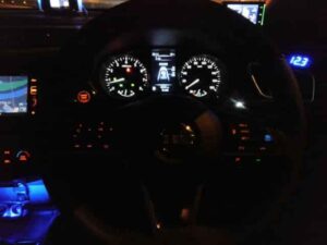エクストレイル後期型ステアリング夜