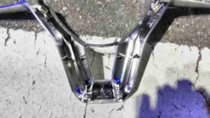 プラリシート補修前ステアリングエクストレイルV字部分全体